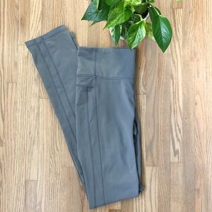 ATHLETA Gray leggings in Medium Tall
